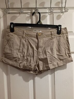 Abercrombie & Fitch Tan Rolled-Hem Women's Shorts NWOT